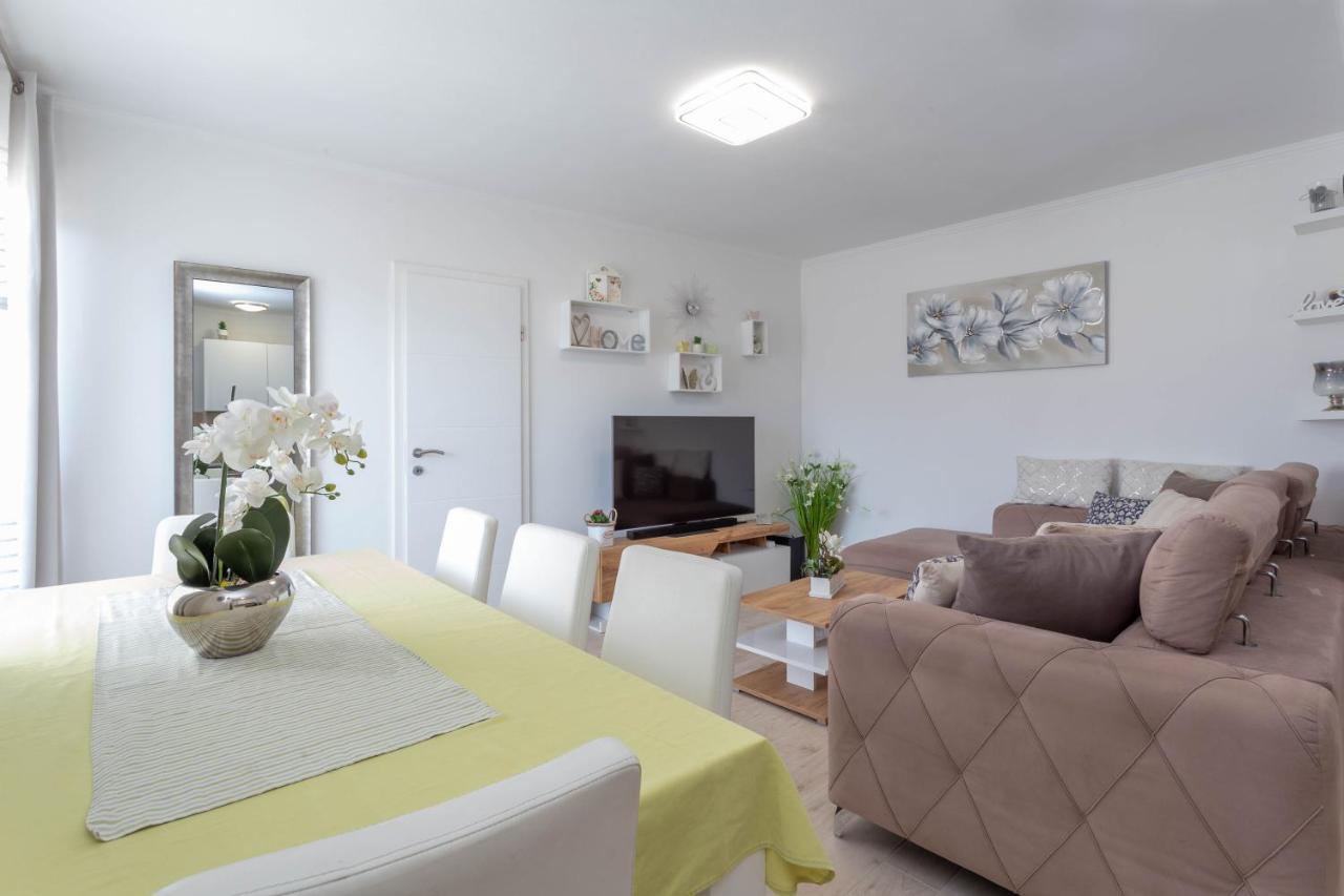 Apartments Edi - Zf Hvar هفار المظهر الخارجي الصورة